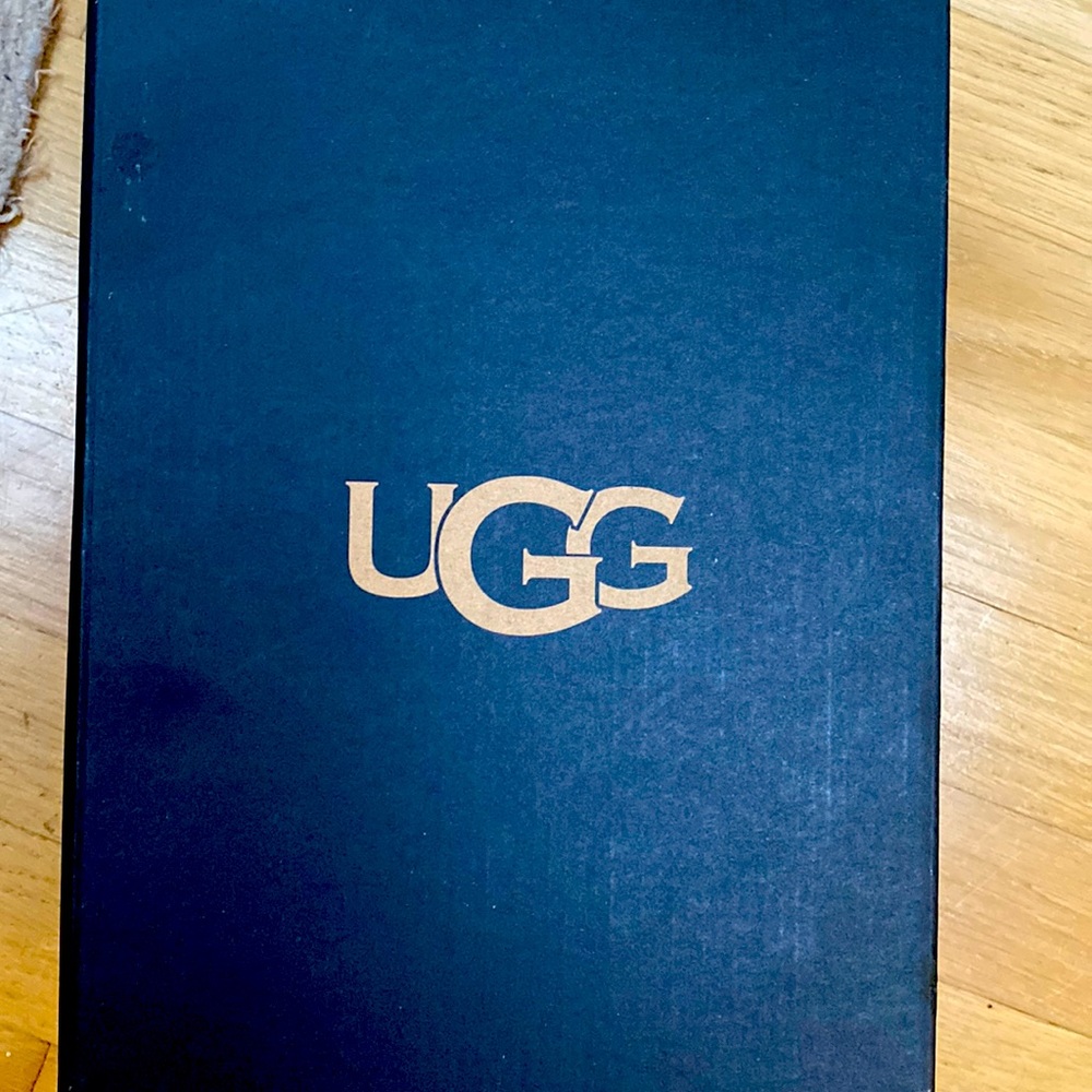 Ugg Romeo Slippers/Shoes sz 7